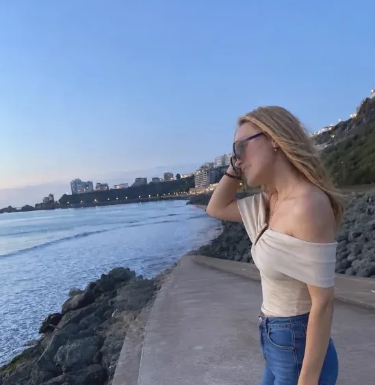 Anja, 19