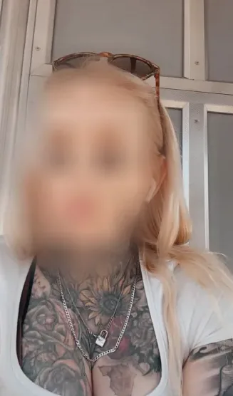 Emma, 37