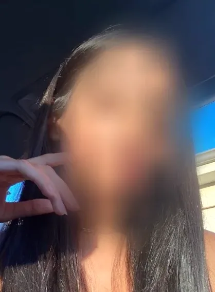 Julia, 20