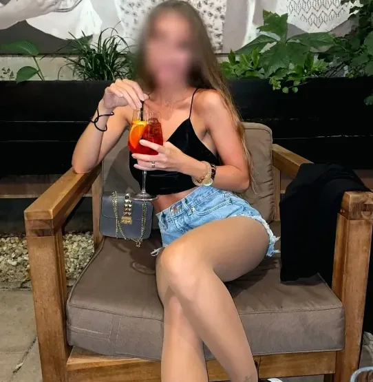 Kim, 28