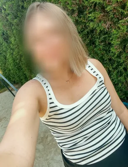 Leonie, 37