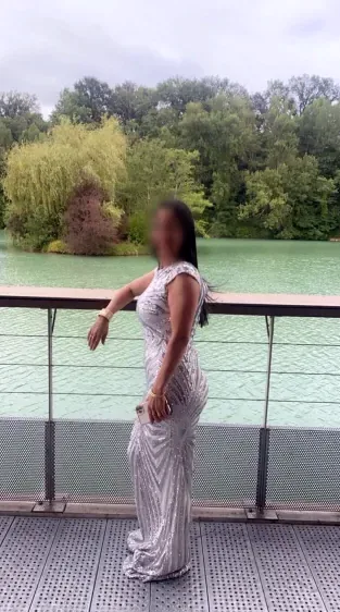 Nicole, 40