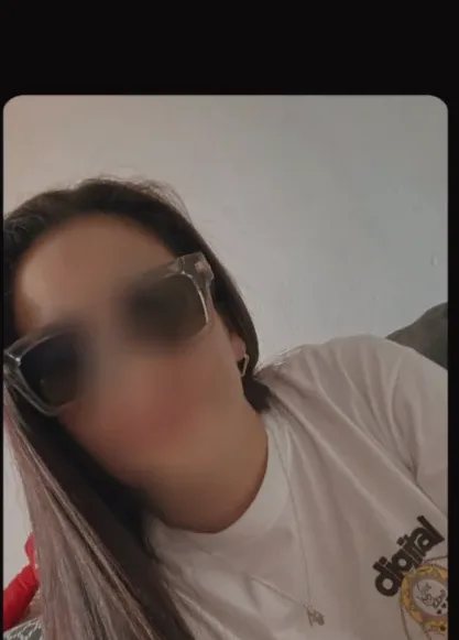 Sabrina, 34