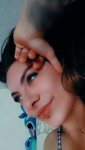 Ayse, 24