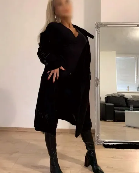 Lena, 24