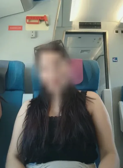 Nicole, 37