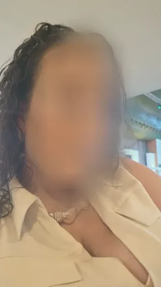 Nicole, 39