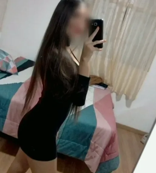Nina, 31