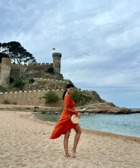 Pauline, 39