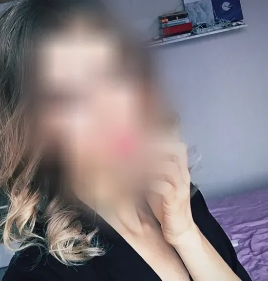 Romy, 32
